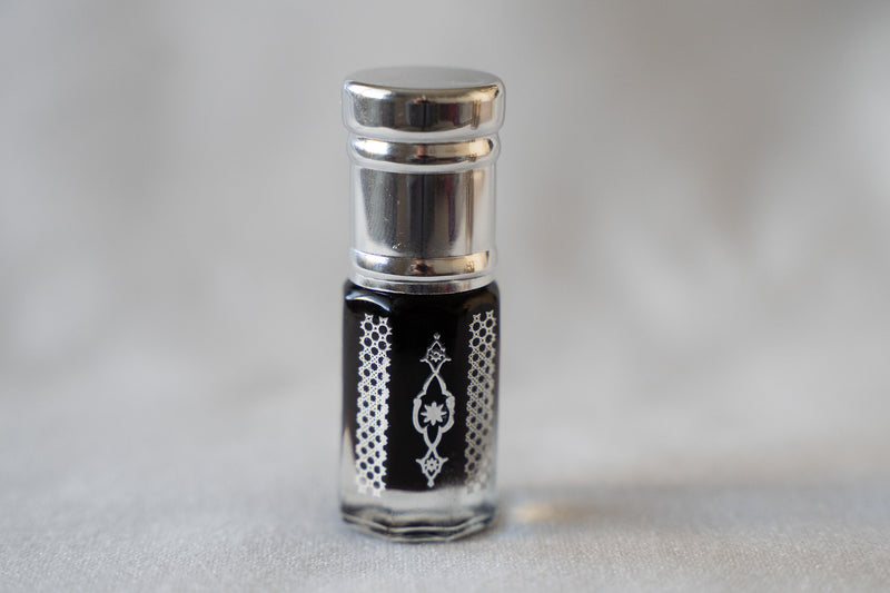 The 'Itr - Oud Oil (3ml)